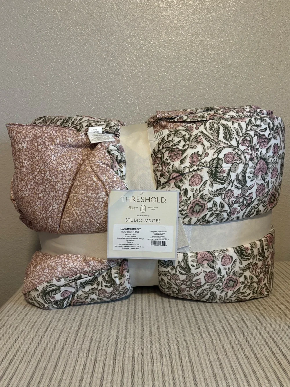 NWT 2pc Twin/Twin Extra Long Reversible Floral Comforter Set Pink/Green